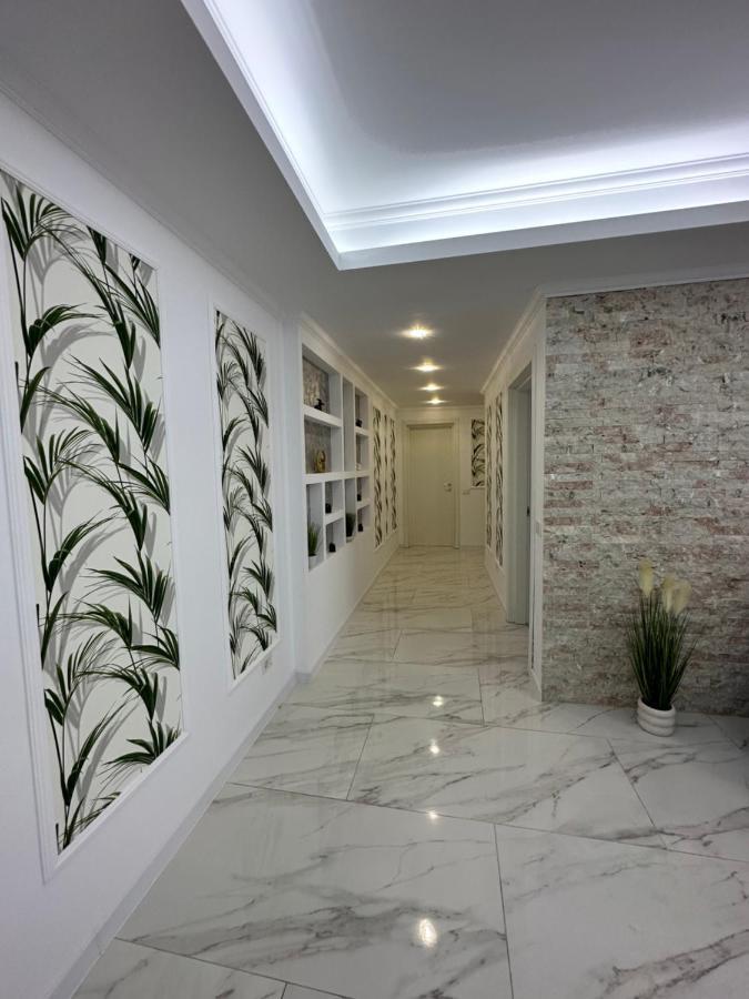 Golden Garden Luxury Apartment In Бухарест Экстерьер фото