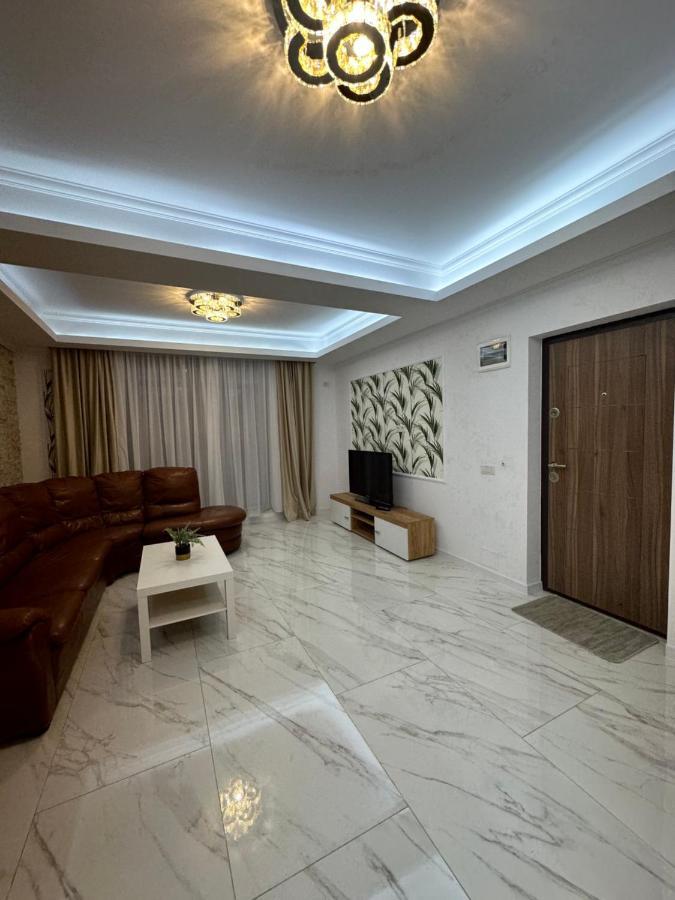 Golden Garden Luxury Apartment In Бухарест Экстерьер фото