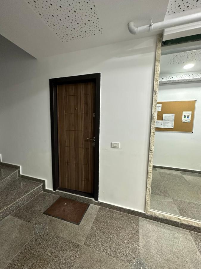 Golden Garden Luxury Apartment In Бухарест Экстерьер фото